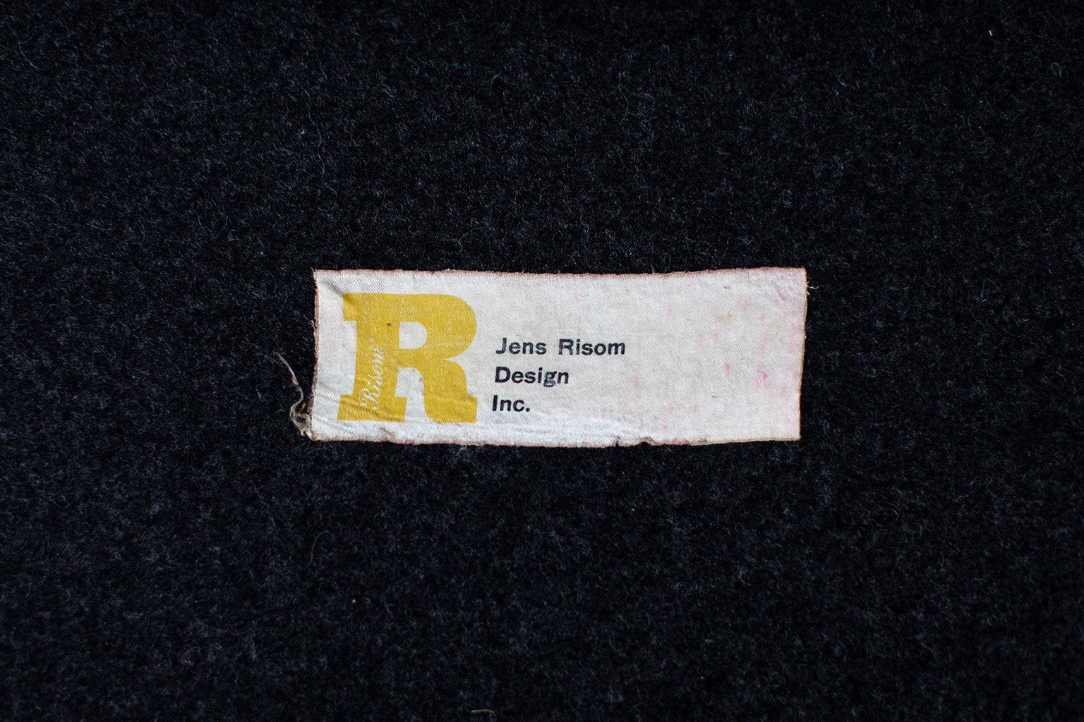 Jens Risom Sofa for Risom Design Inc. - 05211801