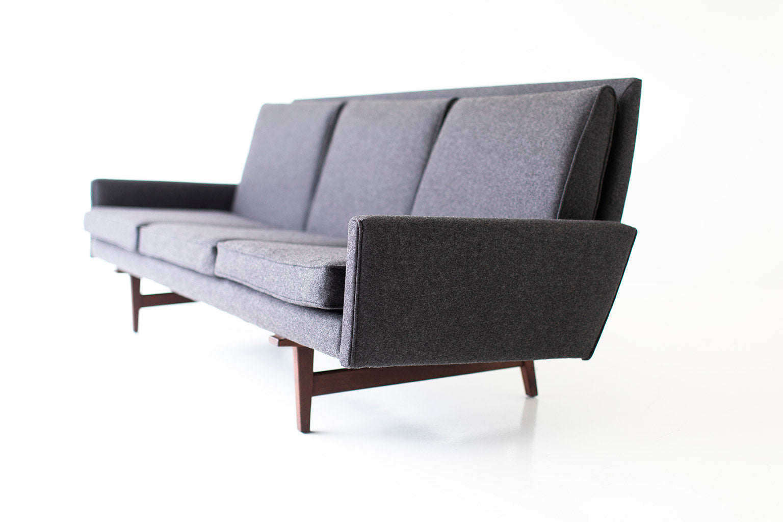Jens Risom Sofa for Risom Design Inc. - 05211801