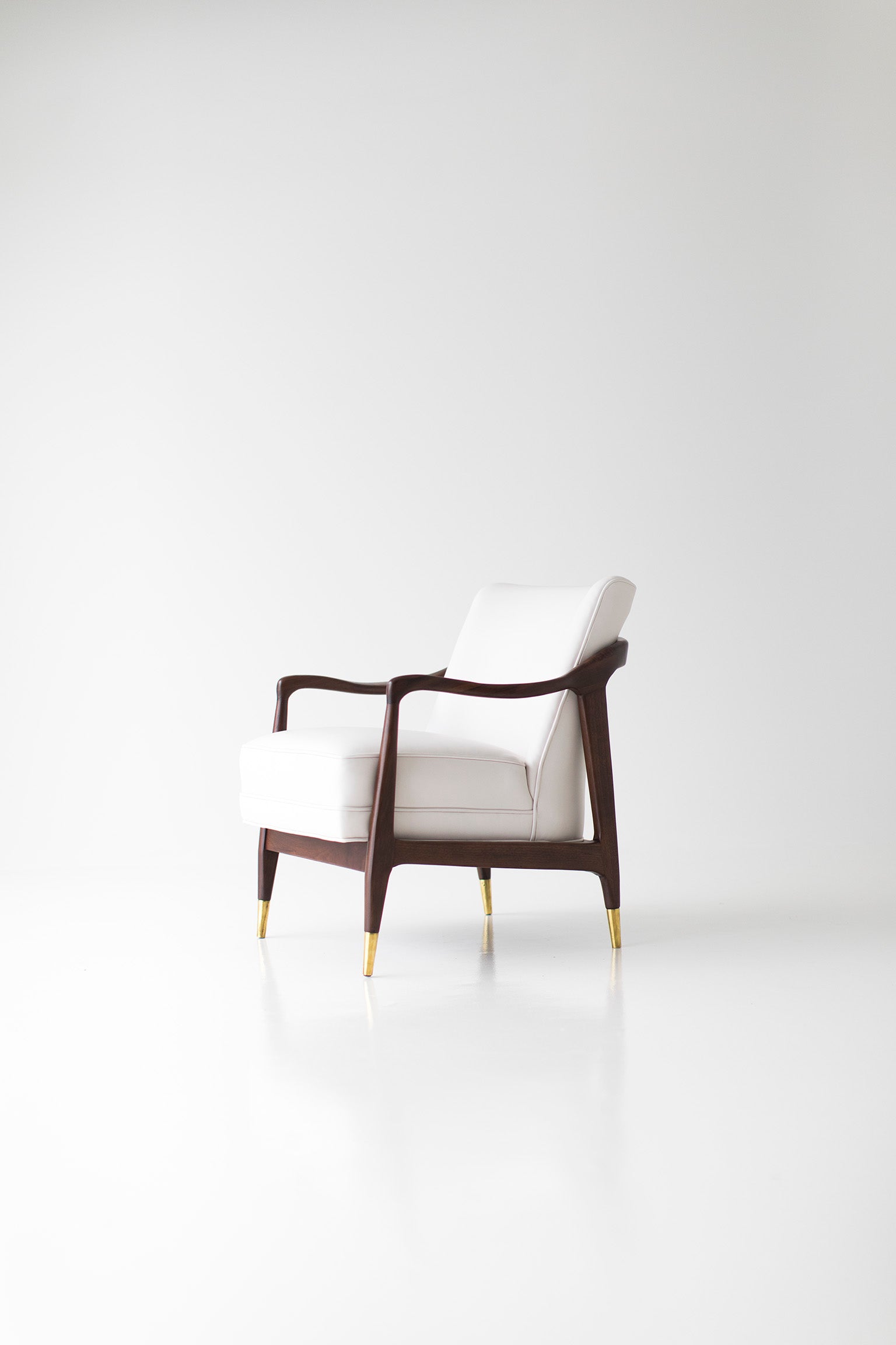 Mid Century Leather Lounge Chair - 01091801