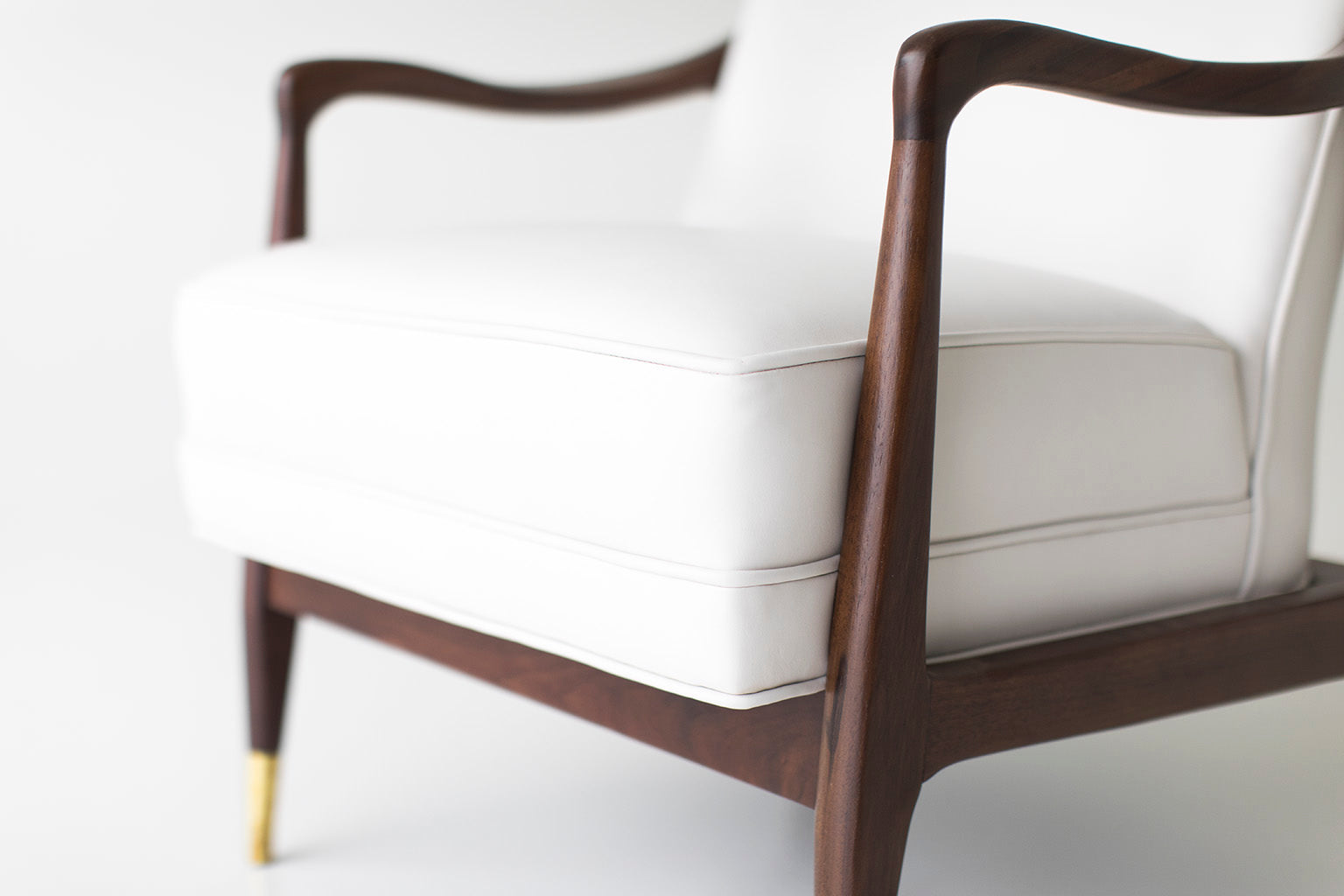Mid Century Leather Lounge Chair - 01091801