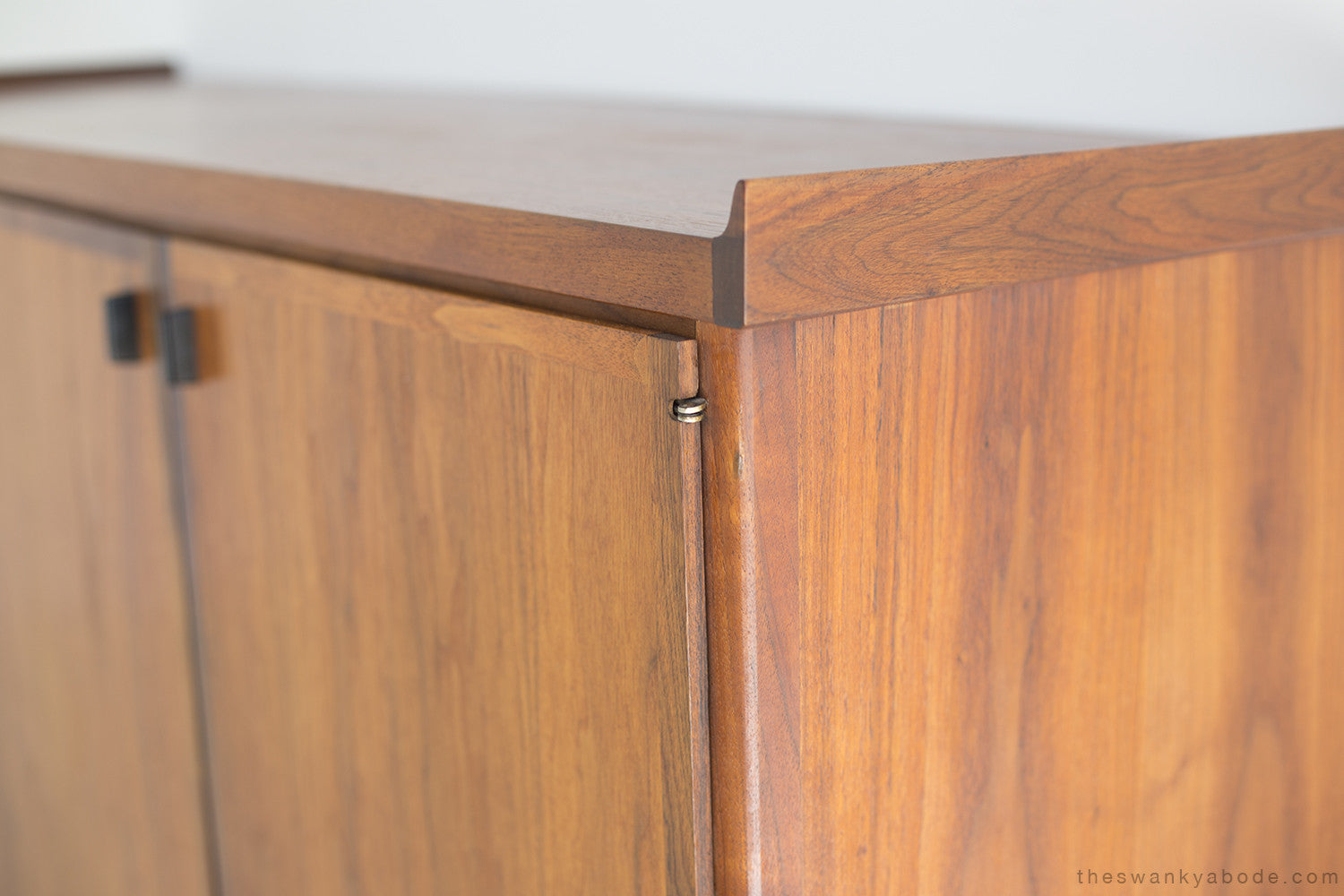 Mid Century Walnut Credenza - 01191601