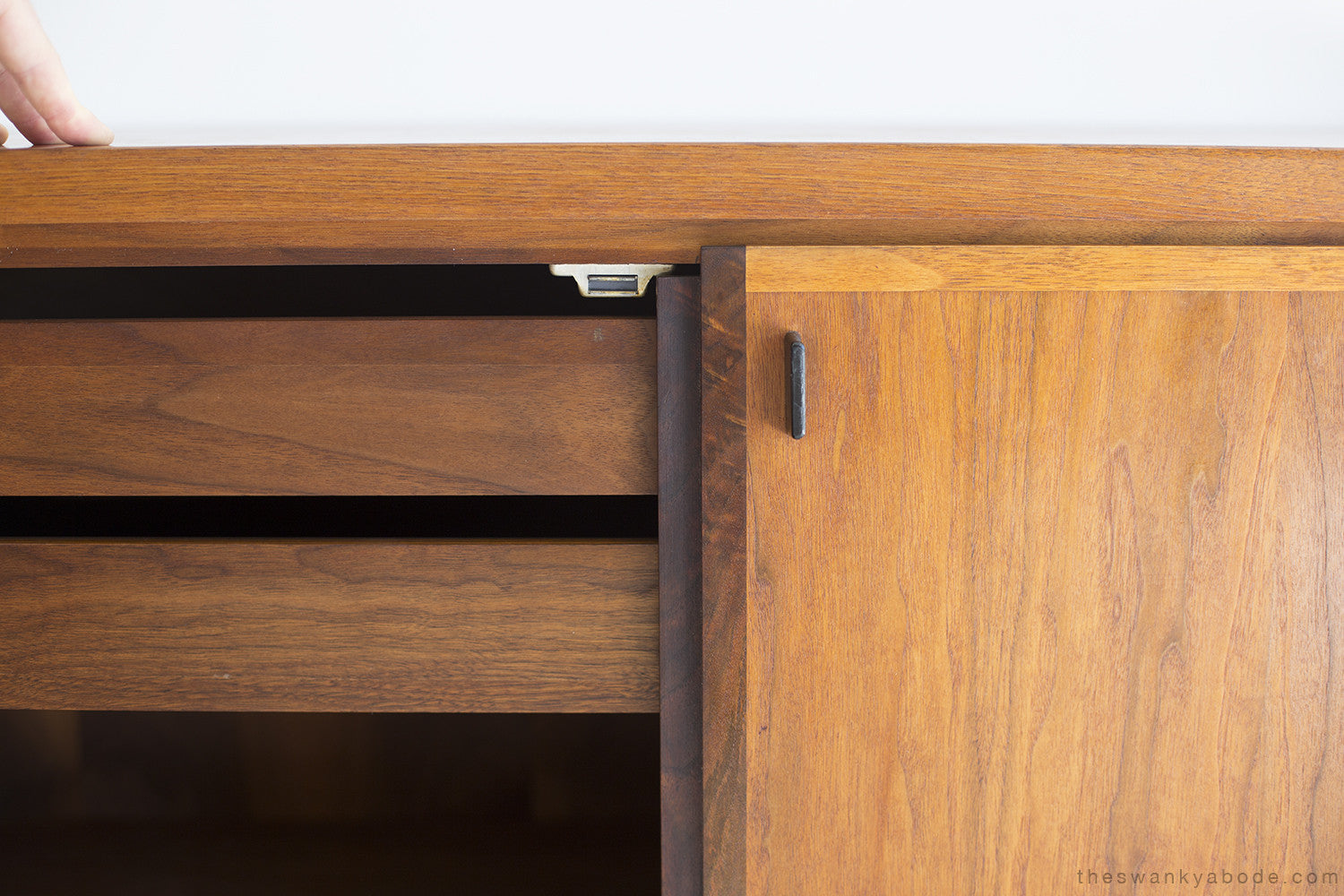 Mid Century Walnut Credenza - 01191601