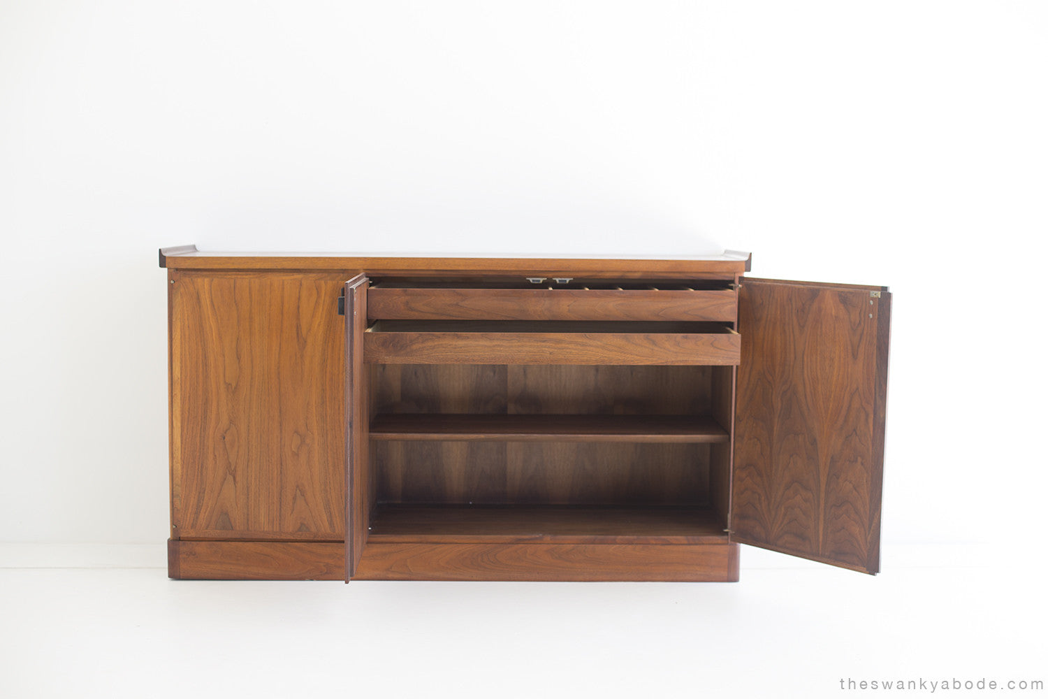 Mid Century Walnut Credenza - 01191601