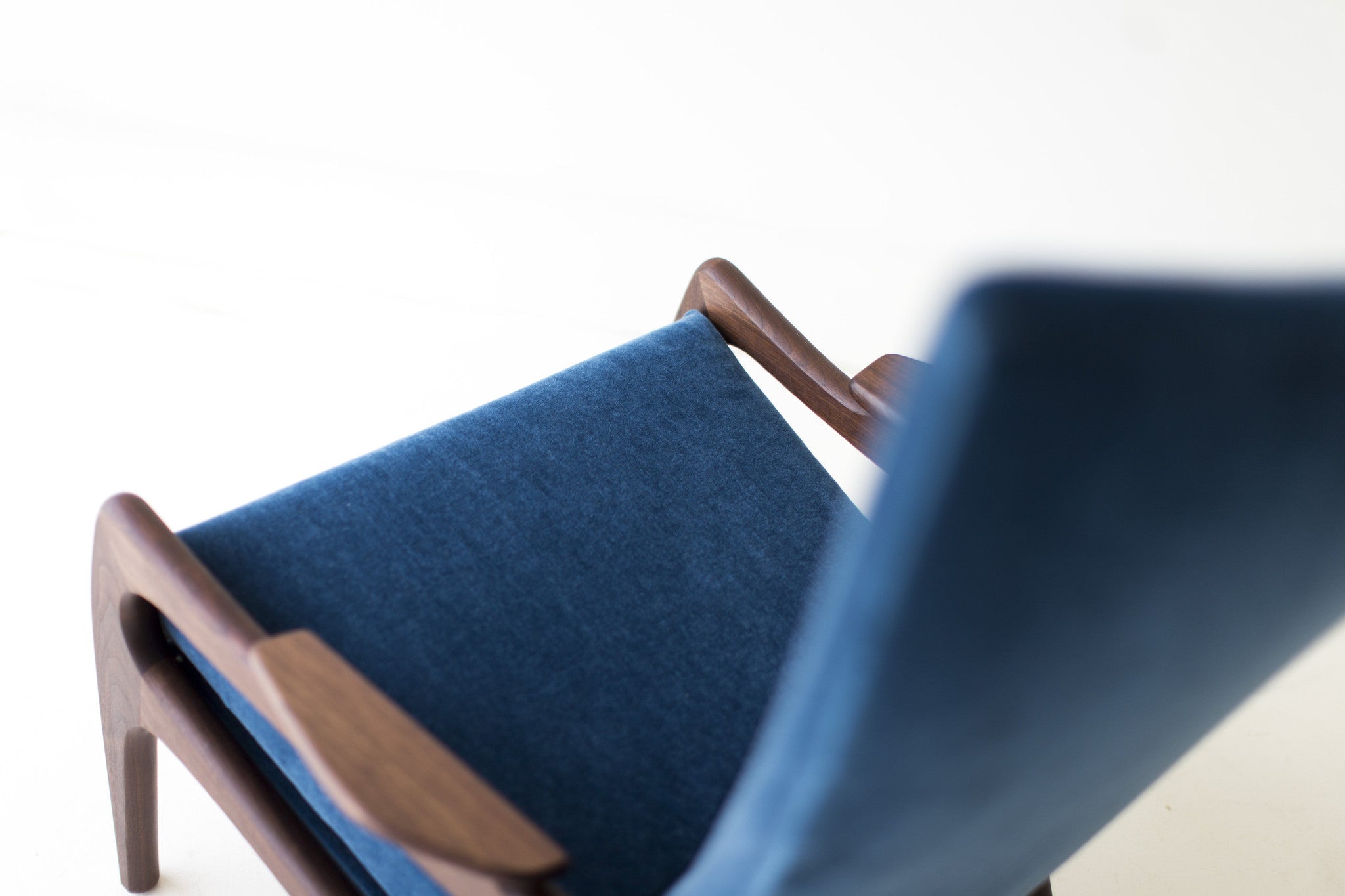 Hillsdale Modern HighBack Chairs - 1604