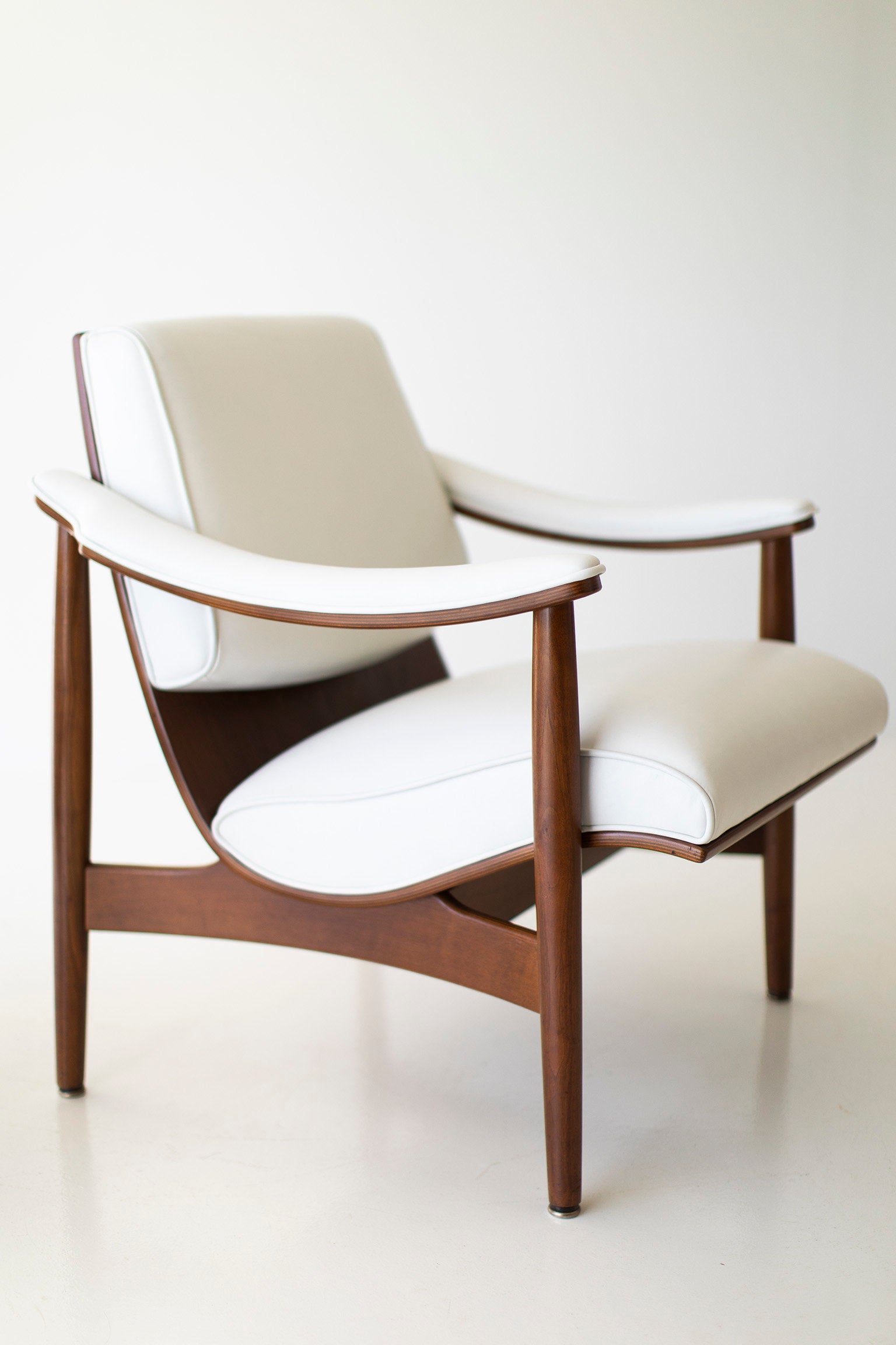 Modern Thonet Lounge Chairs - 09201802