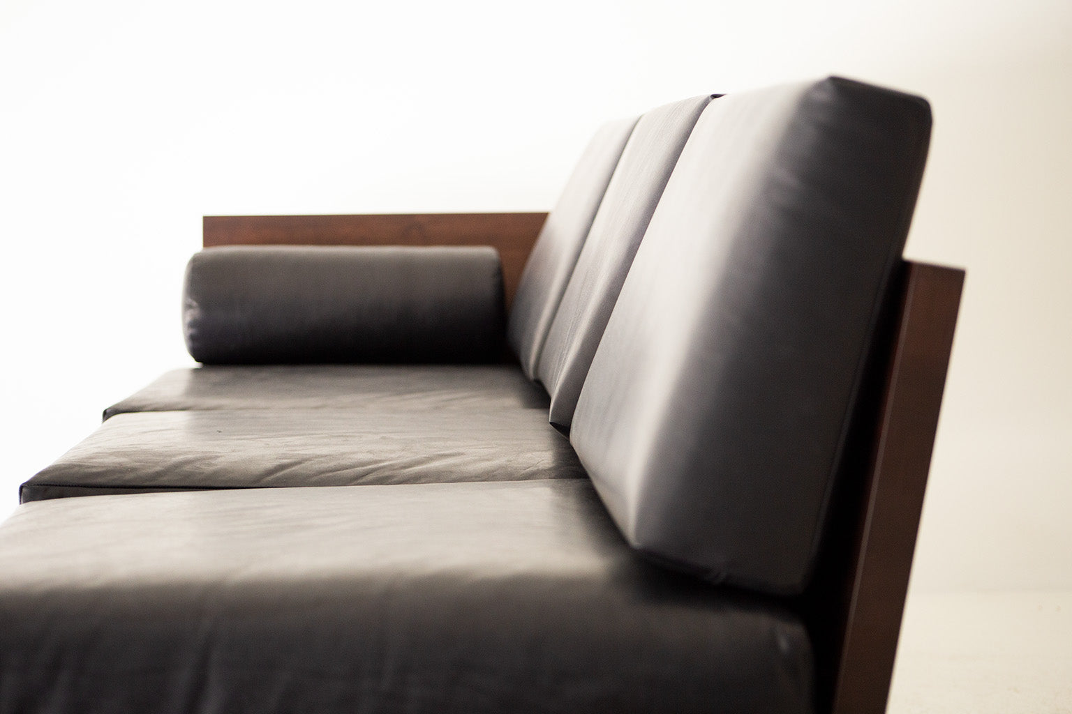 Modern Walnut Leather Sofa - The Suelo® - 3022