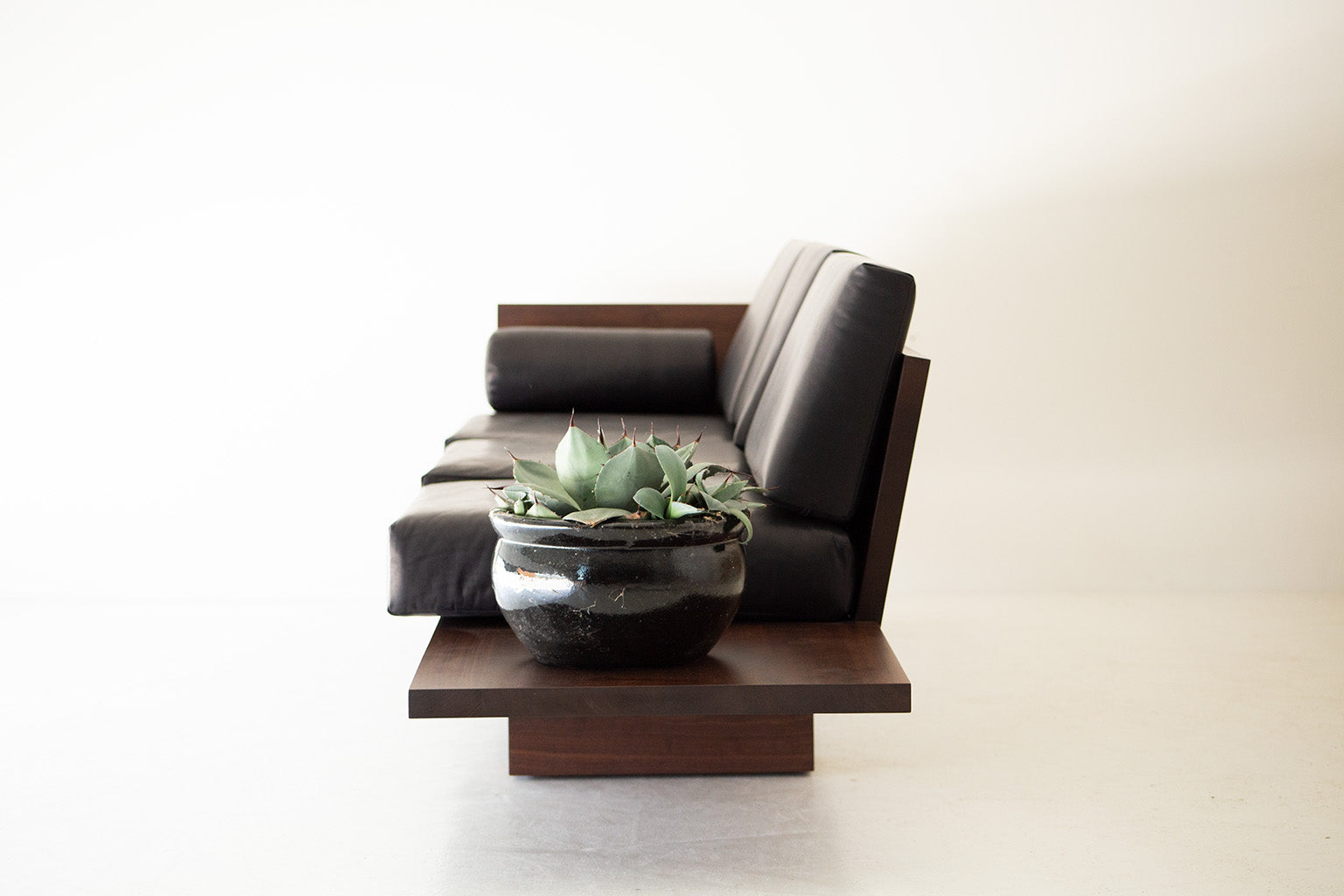 Modern Walnut Leather Sofa - The Suelo - 3022, 07