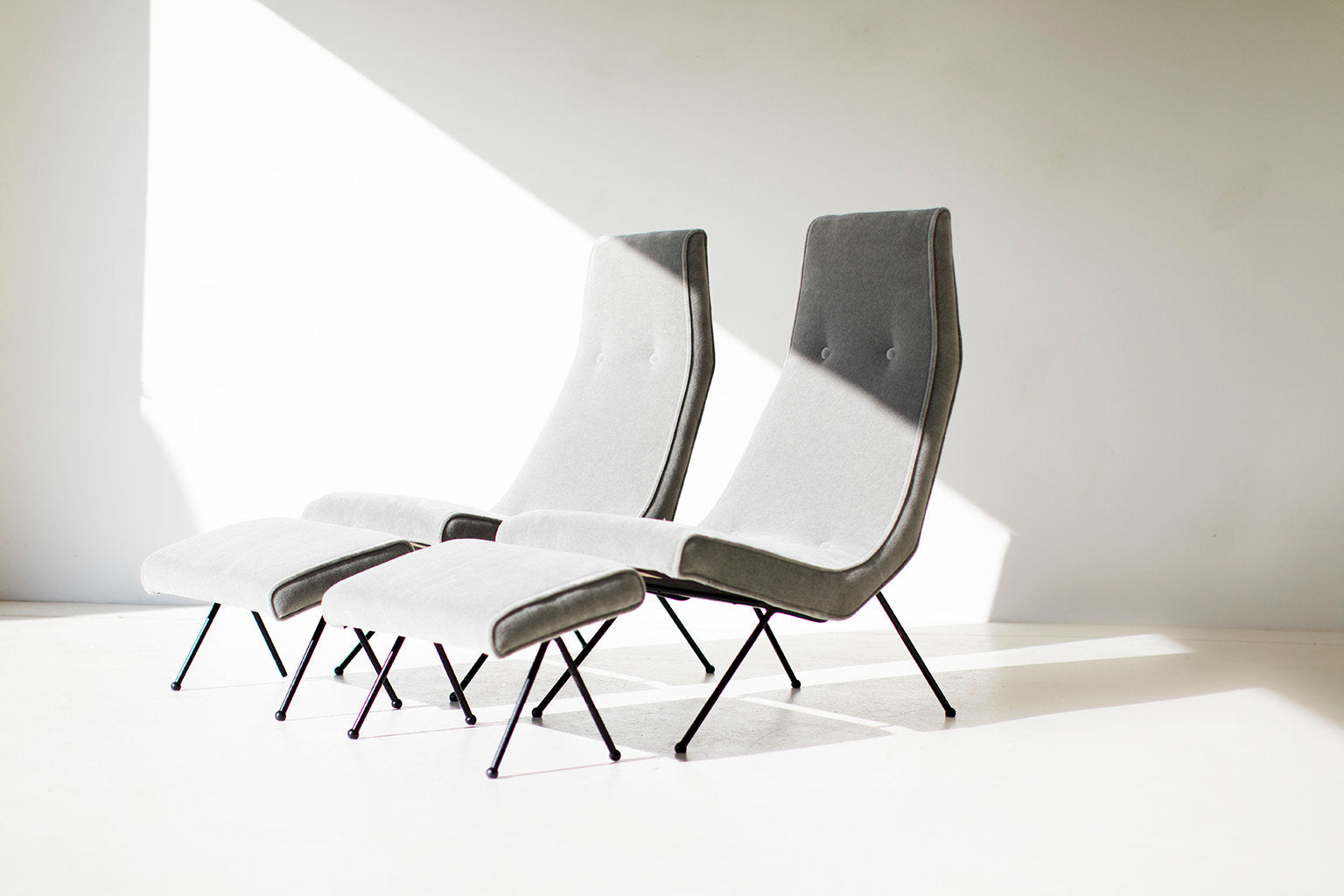 Rare Adrian Pearsall Lounge Chairs and Ottomans for Craft Associates - 10301701