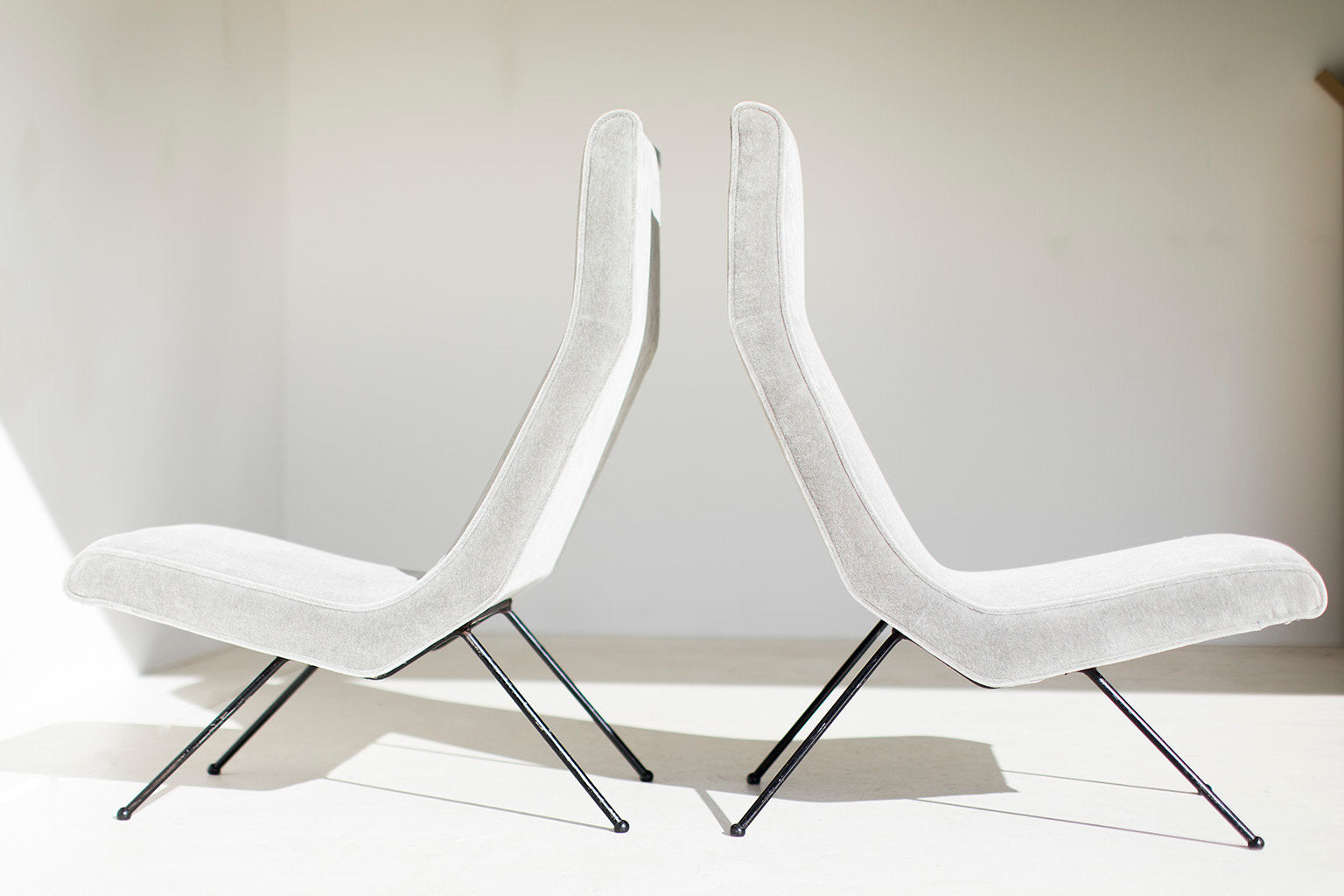 Rare Adrian Pearsall Lounge Chairs and Ottomans for Craft Associates - 10301701