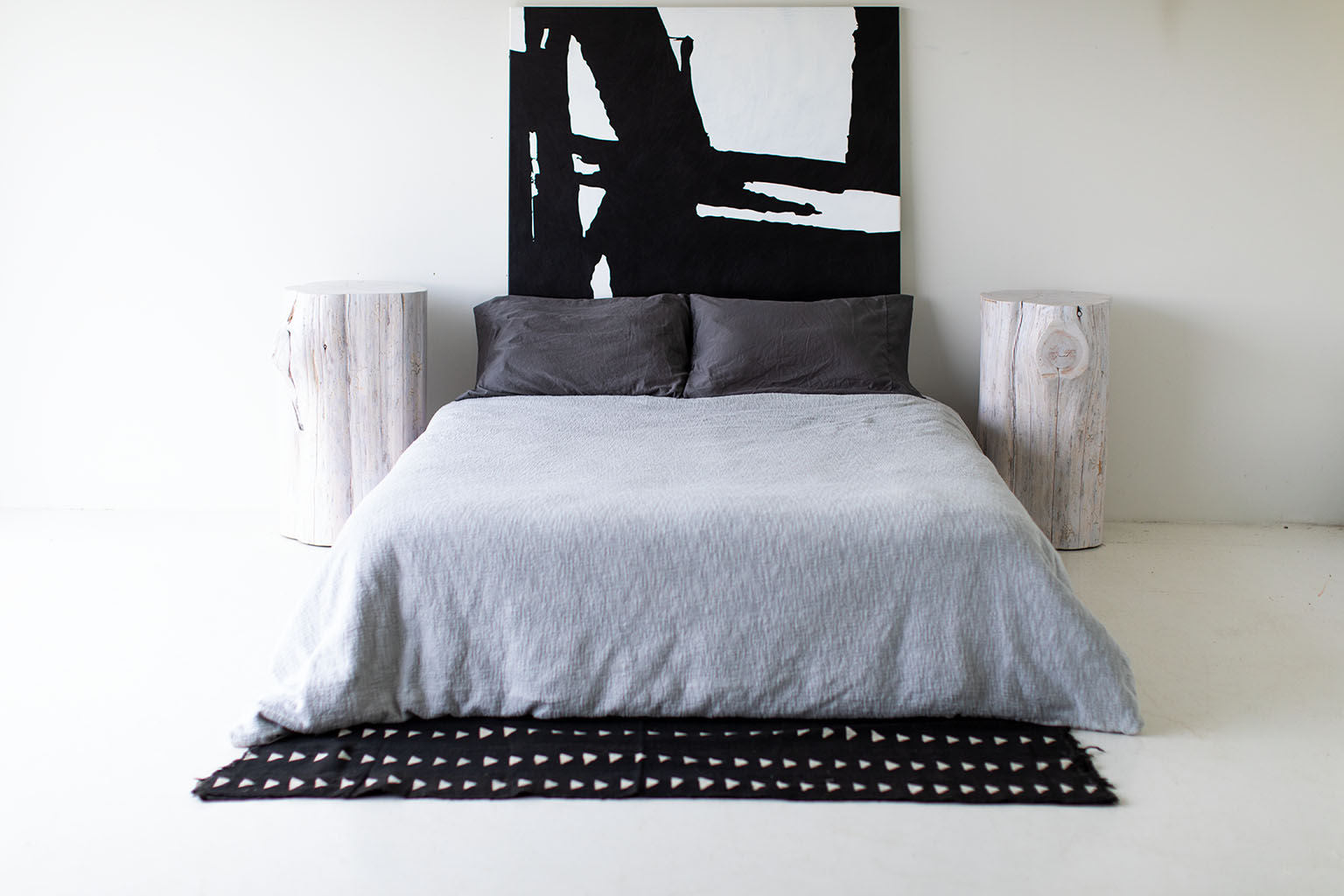 Modern Wood Stump Side Table & Nightstand – Black, Whitewash & Natural
