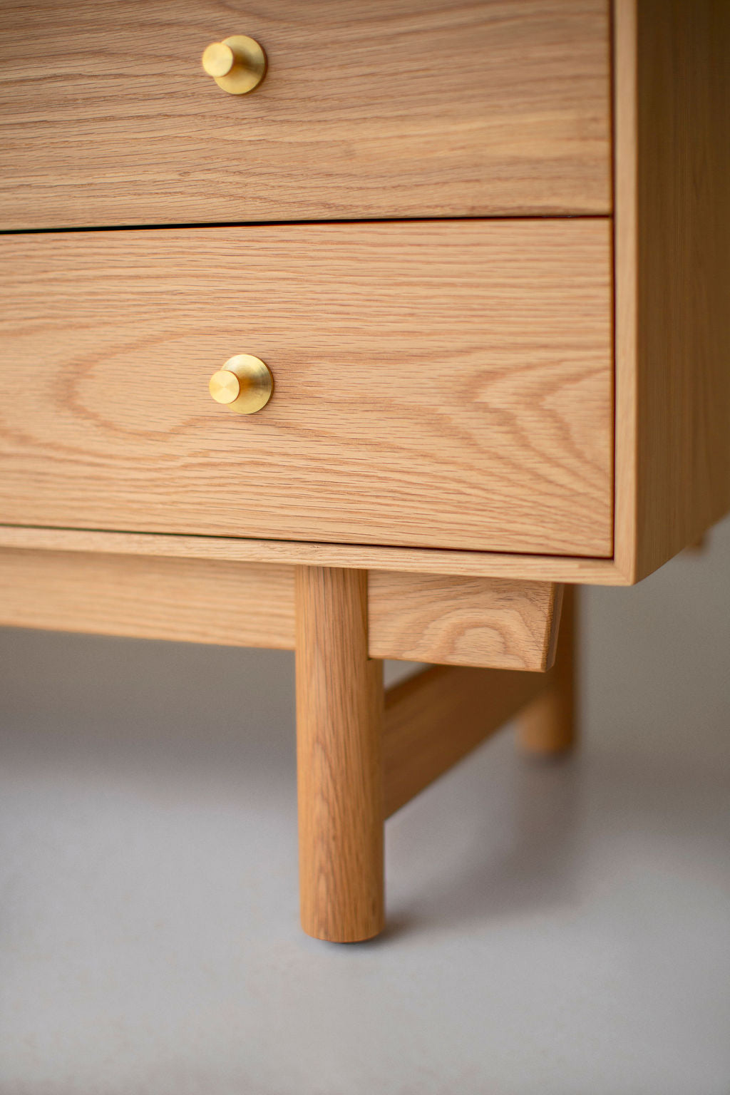 Lawrence Peabody Oak 8 Drawer Dresser