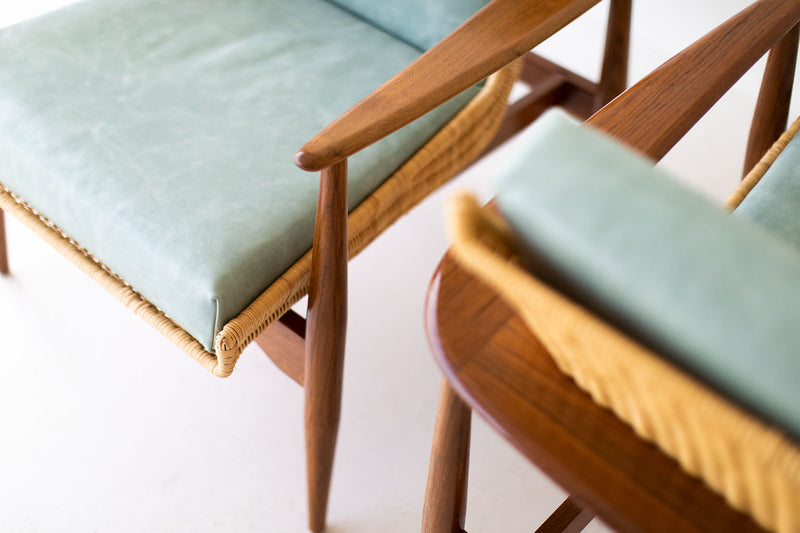 Peabody wicker lounge chair in teak and leather, leather seat detail