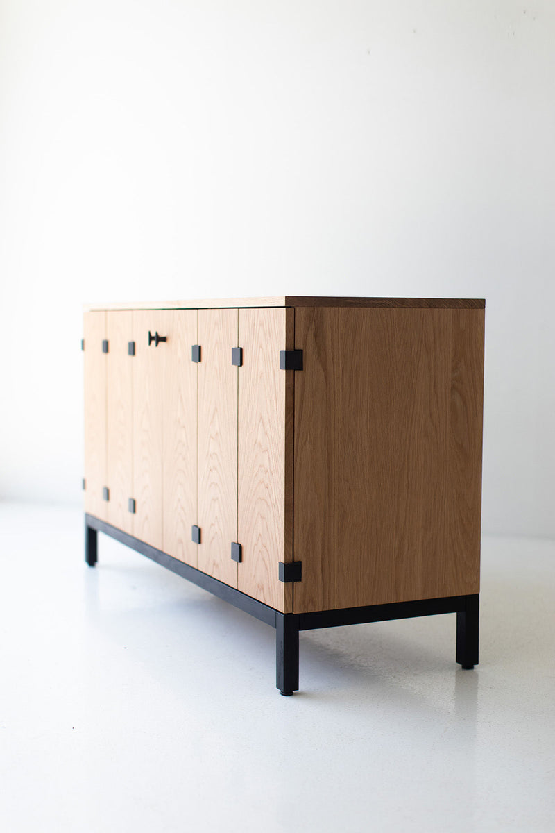 Detail of the tapered wood legs and floor clearance