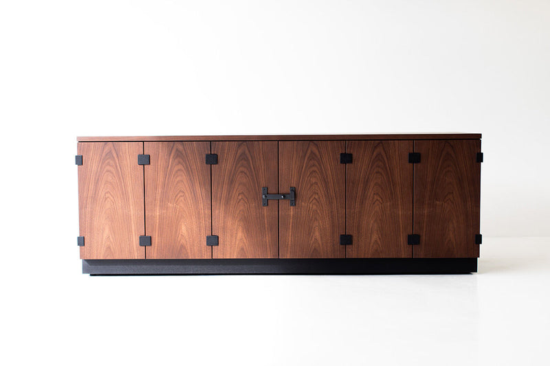 Modern luxury Milo Baughman walnut sideboard by Craft Associates, front view of the veneer doors