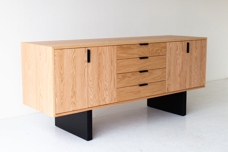 Detail of the natural oak grain and matte finish