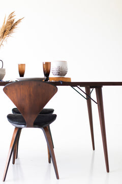 Close-up of the black walnut grain on the modern New York Table