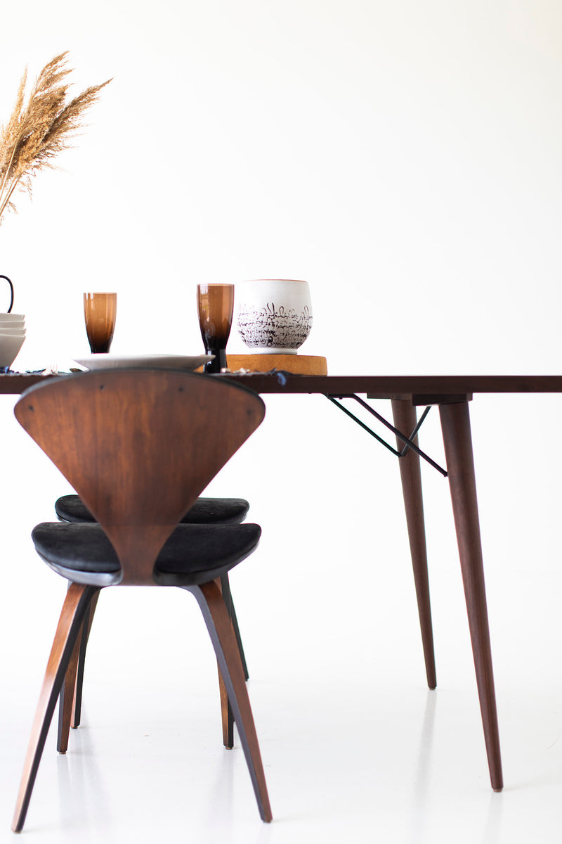 Close-up of the black walnut grain on the modern New York Table