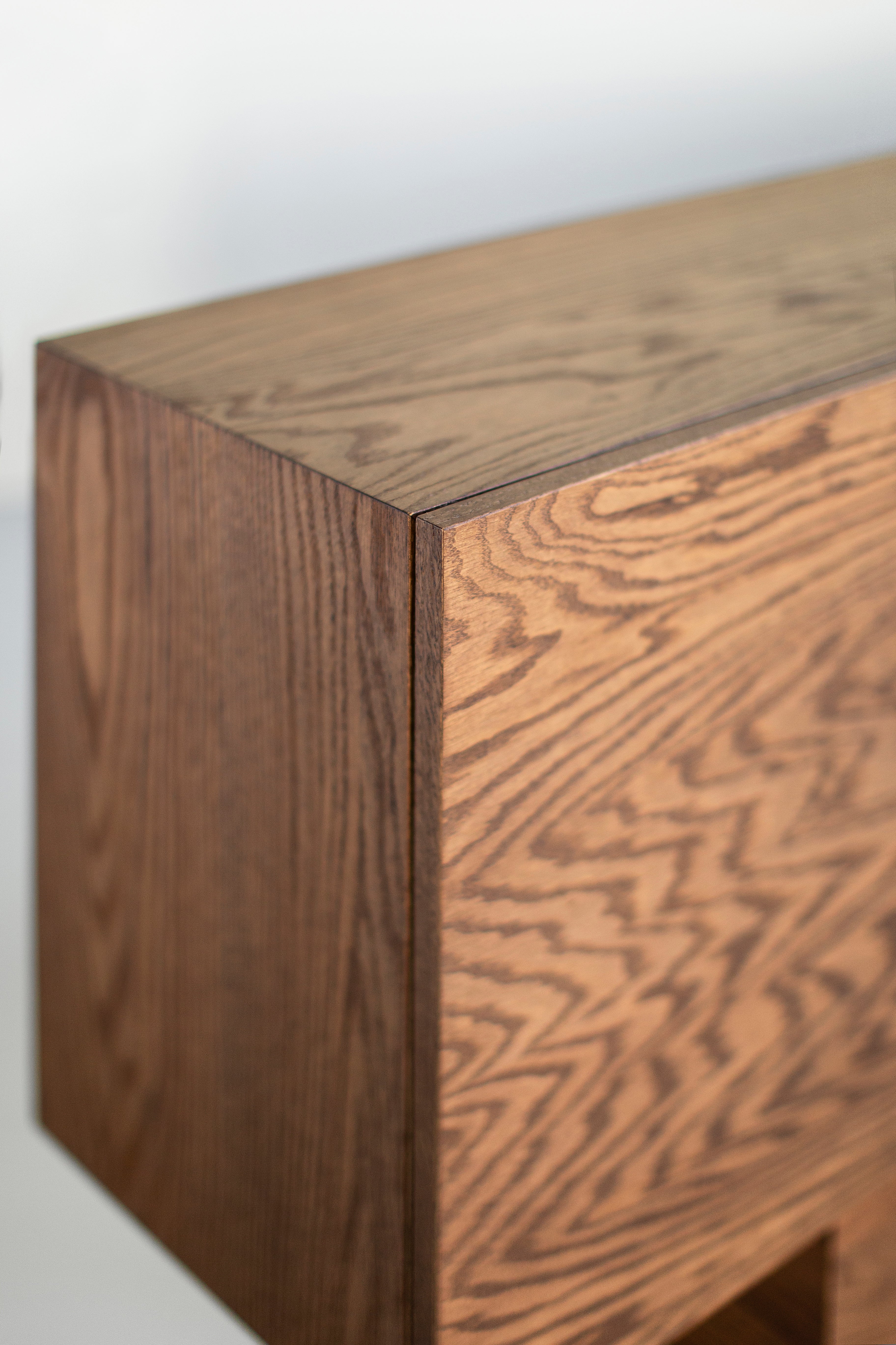 Oak Suelo® Credenza - 0626