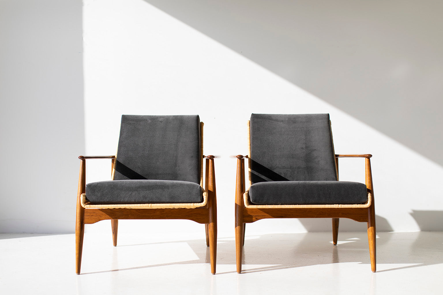 Peabody Modern Wicker Lounge Chairs - 1806P