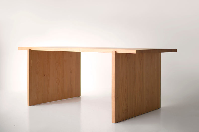 Rockefeller dining table in natural clear alder wood with an inset top detail