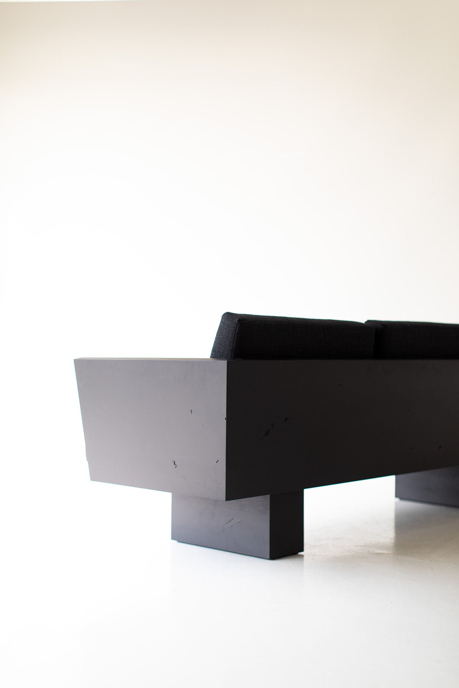 Suelo Modern Black Sofa - 1020