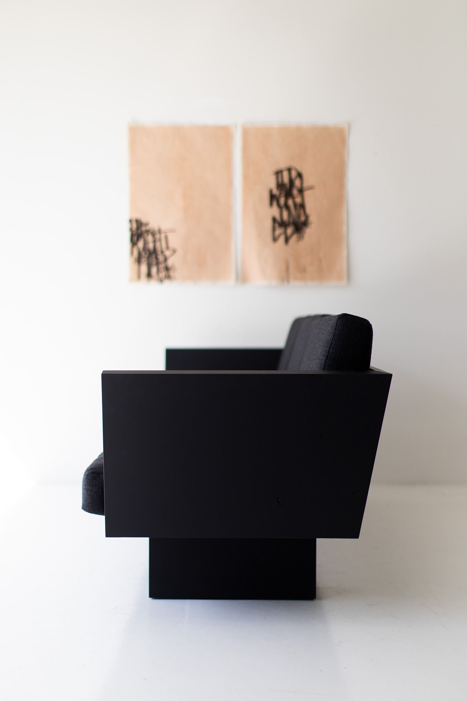 Suelo Modern Black Sofa - 1020