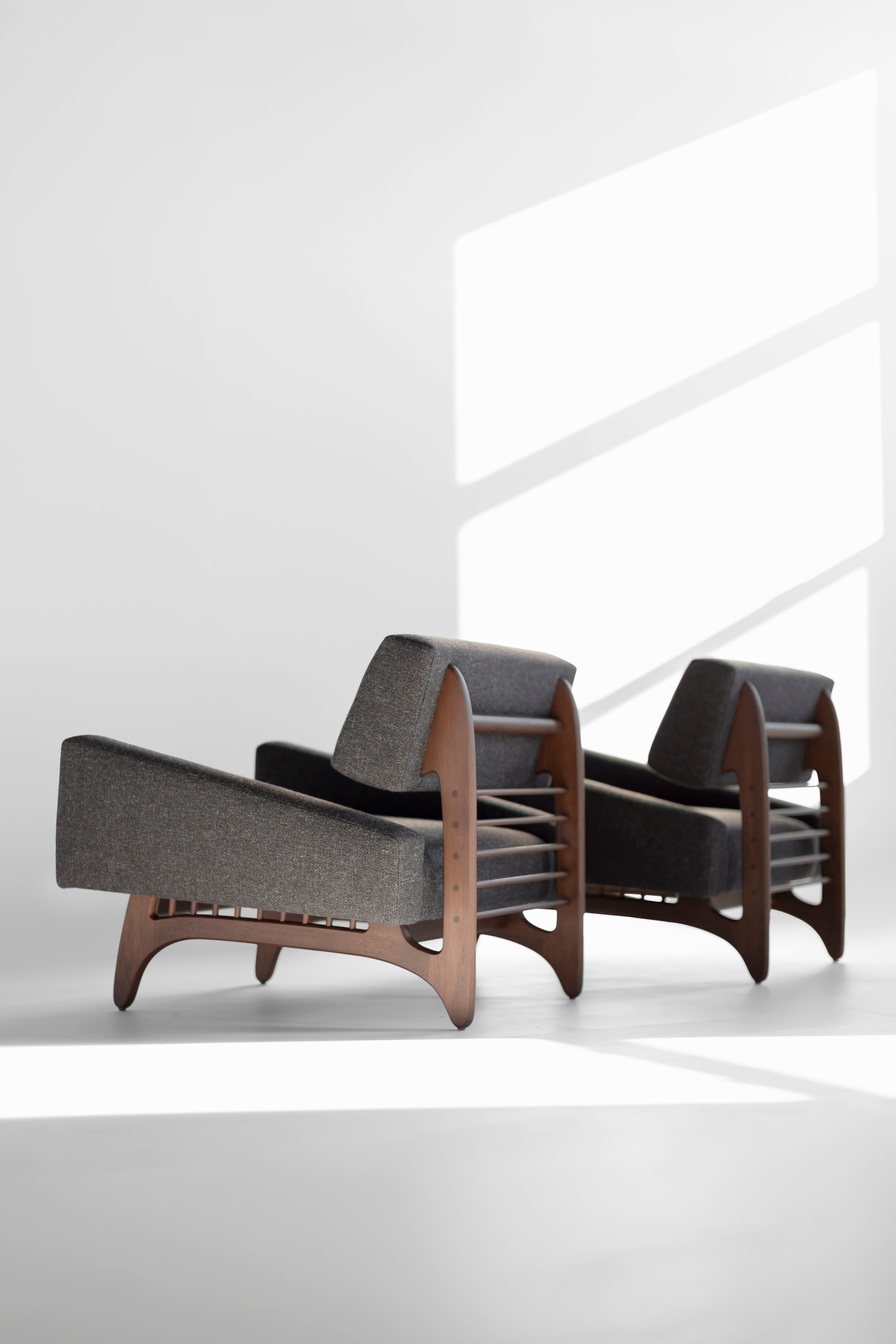 Vancouver Modern Lounge Chair - 2325