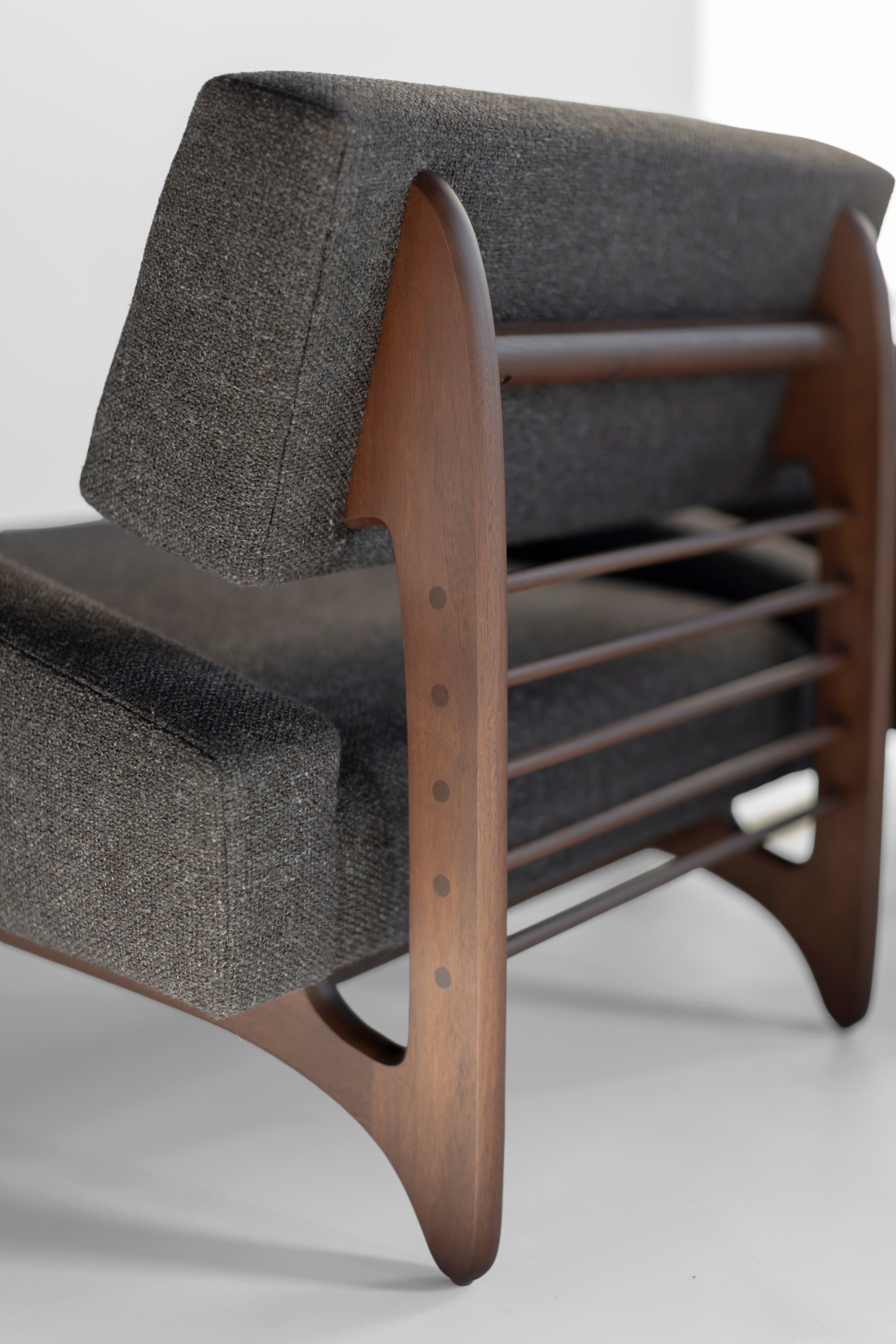 Vancouver Modern Lounge Chair - 2325
