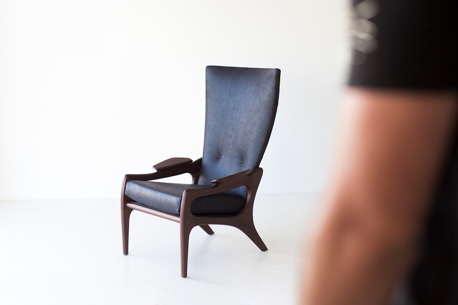 Hillsdale Modern Leather High Back Chair - 1604