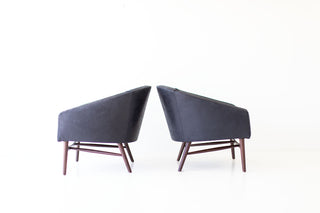 Close-up of the black leather upholstery on the Peabody club chair