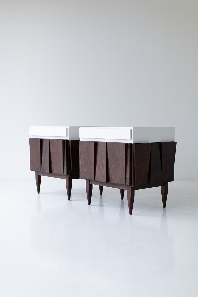 Close-up of the solid walnut grain