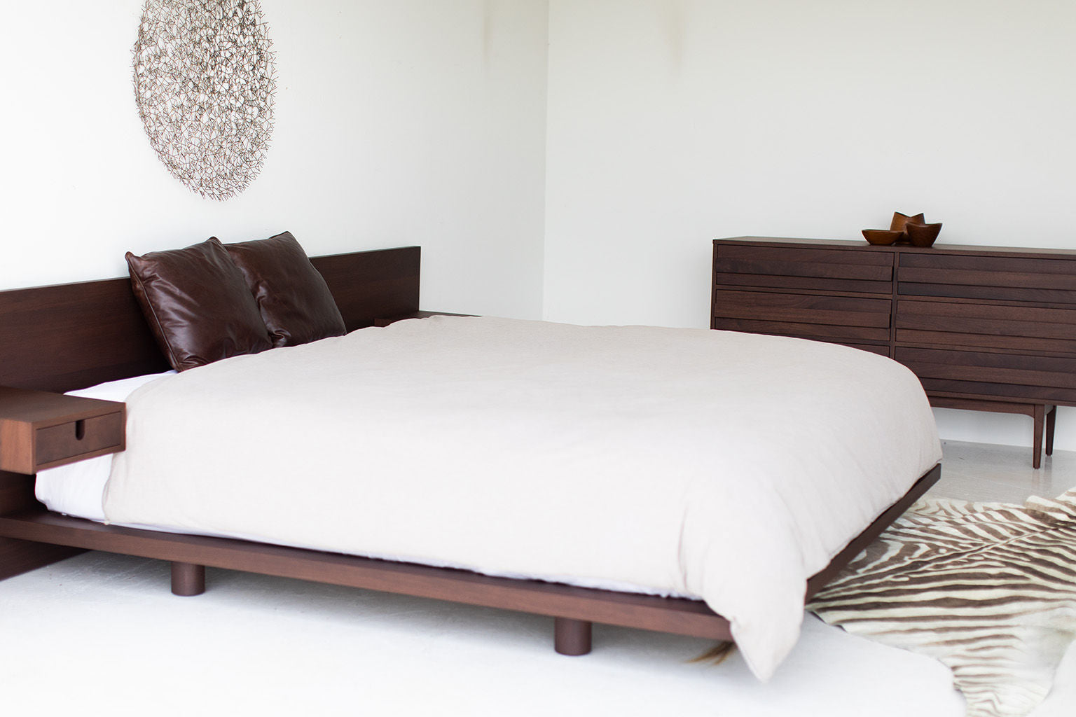 Modern Platform Bed in Walnut - 1621