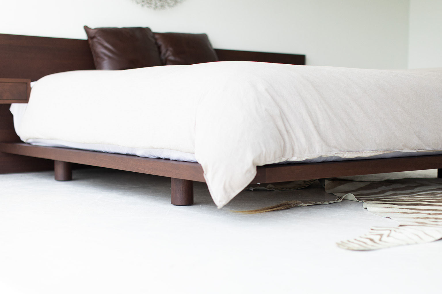 Modern Platform Bed in Walnut - 1621