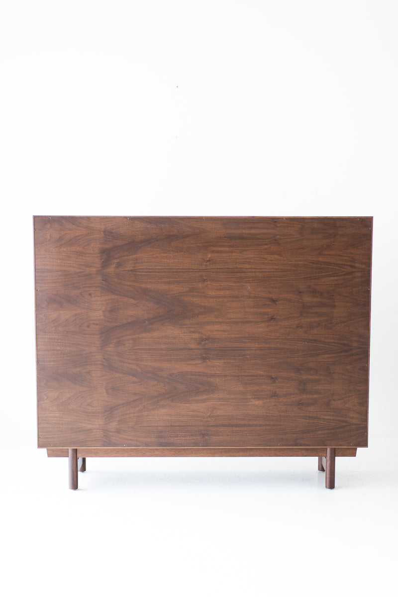Close-up of the solid black walnut wood grain
