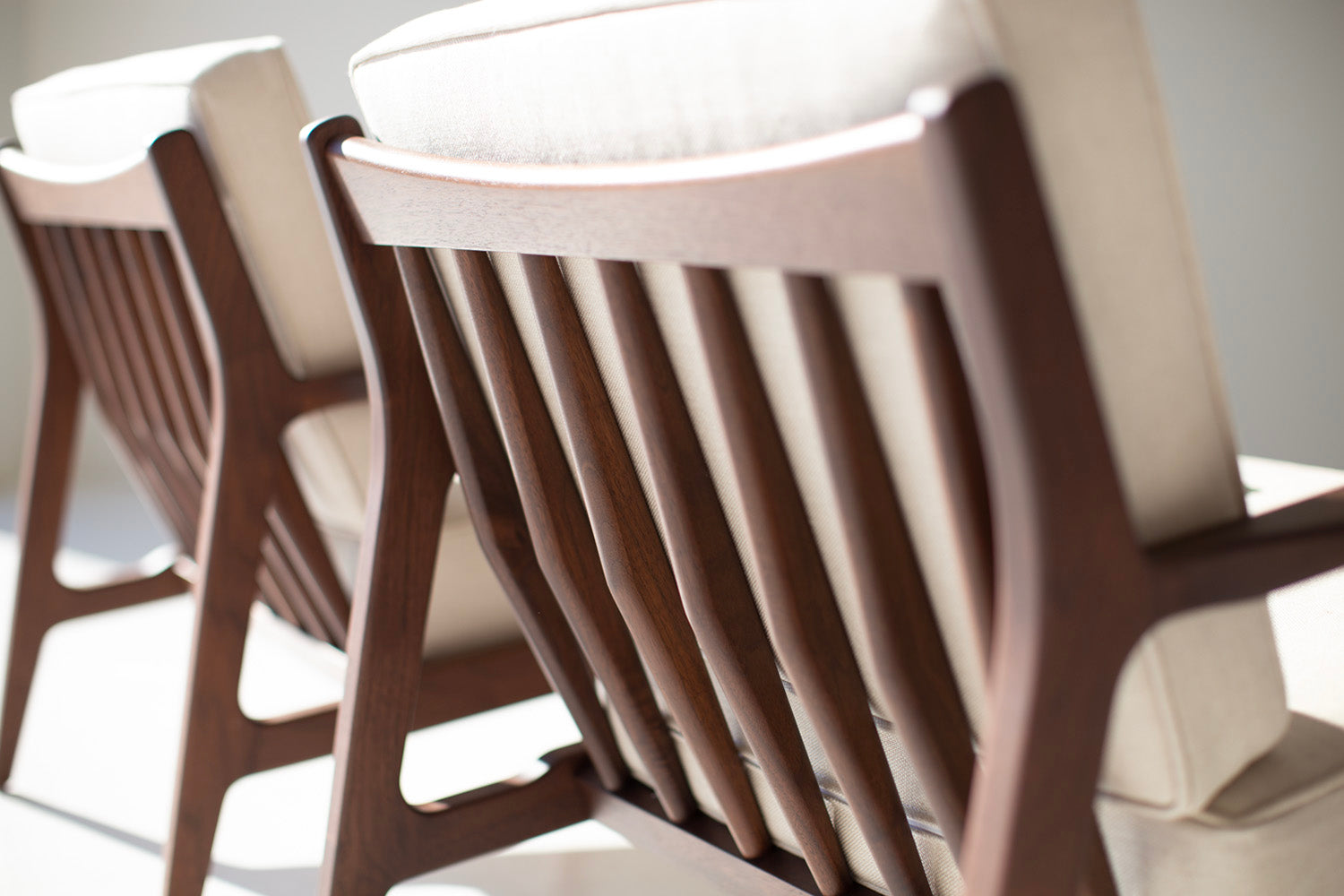 Selig Modern Lounge Chair - 1712