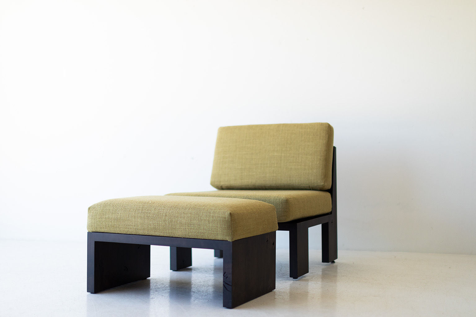 Chile Modern Lounge Chair and Ottoman - 0821