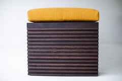 Close-up of the oak wood grain