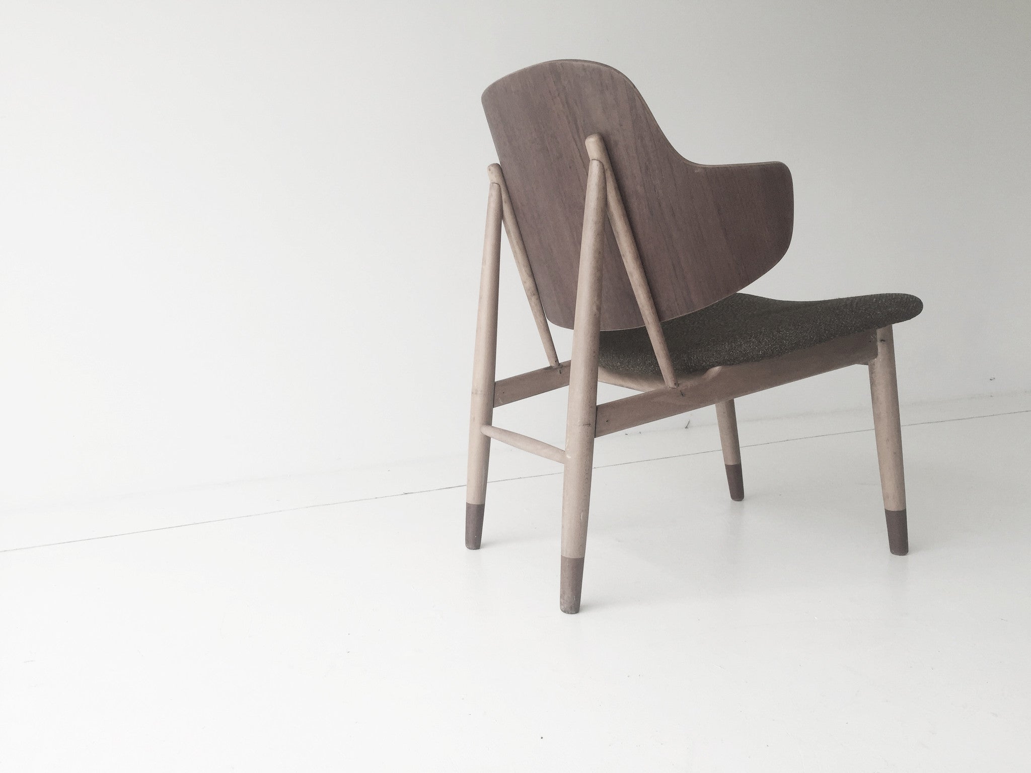 IB Kofod-Larsen Shell Chair - 06041603