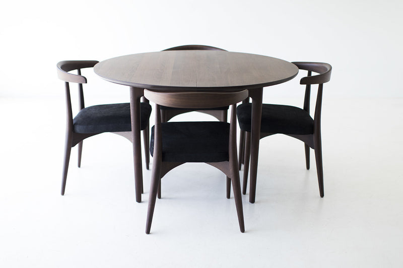 Craft Associates Peabody dining table showing walnut leg detail