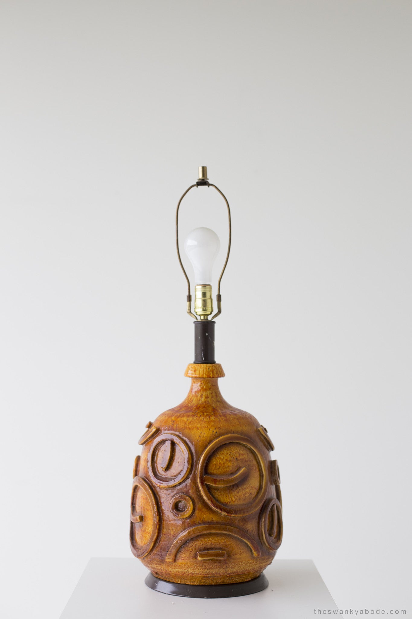 Mid Century Pottery Lamp - 01231618