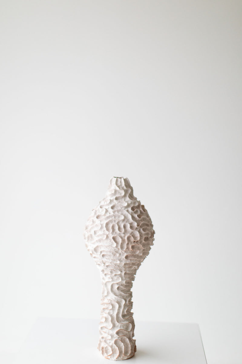 Close-up of the vase opening and rim detail
