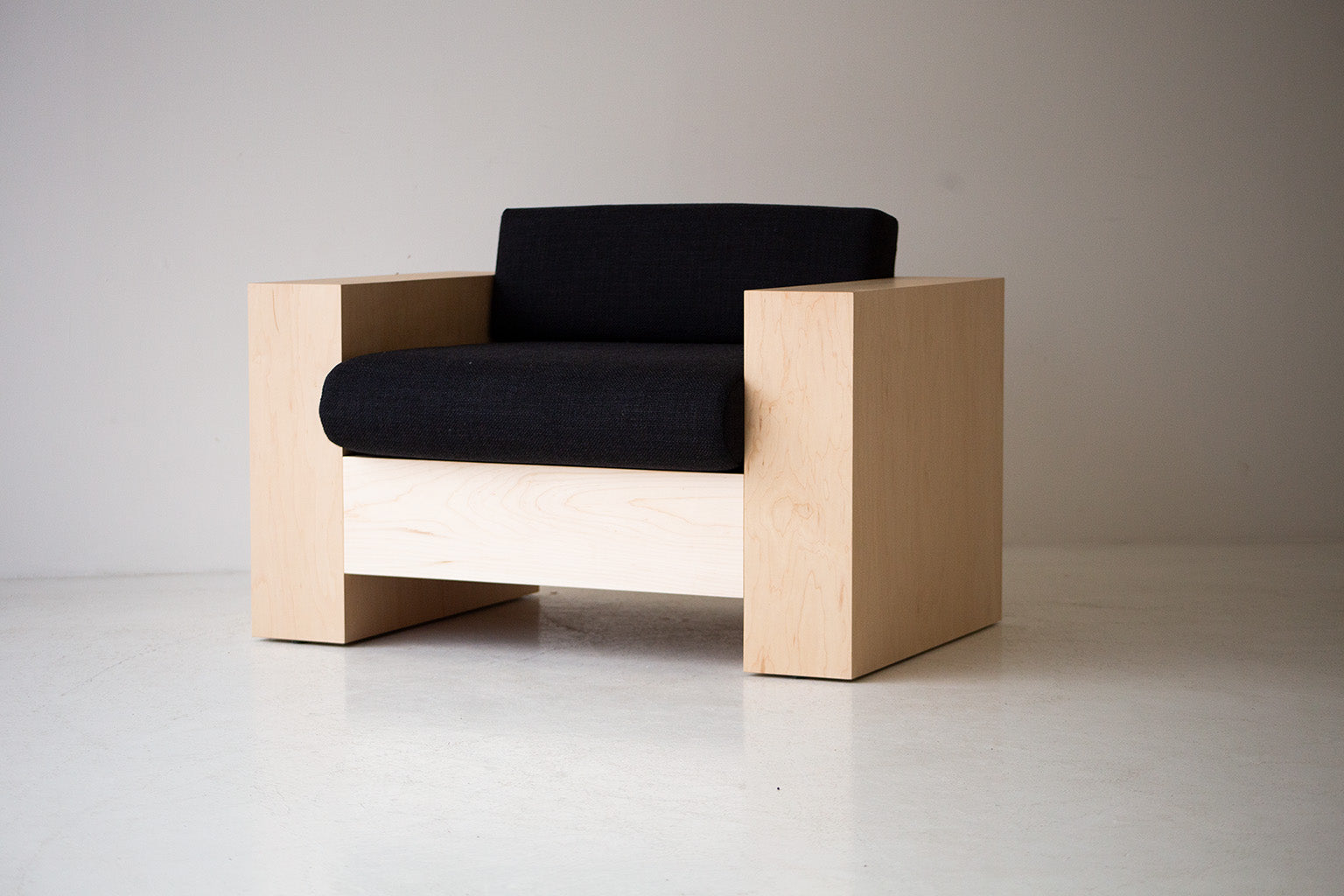 Modern Mondo Lounge Chair - 1722