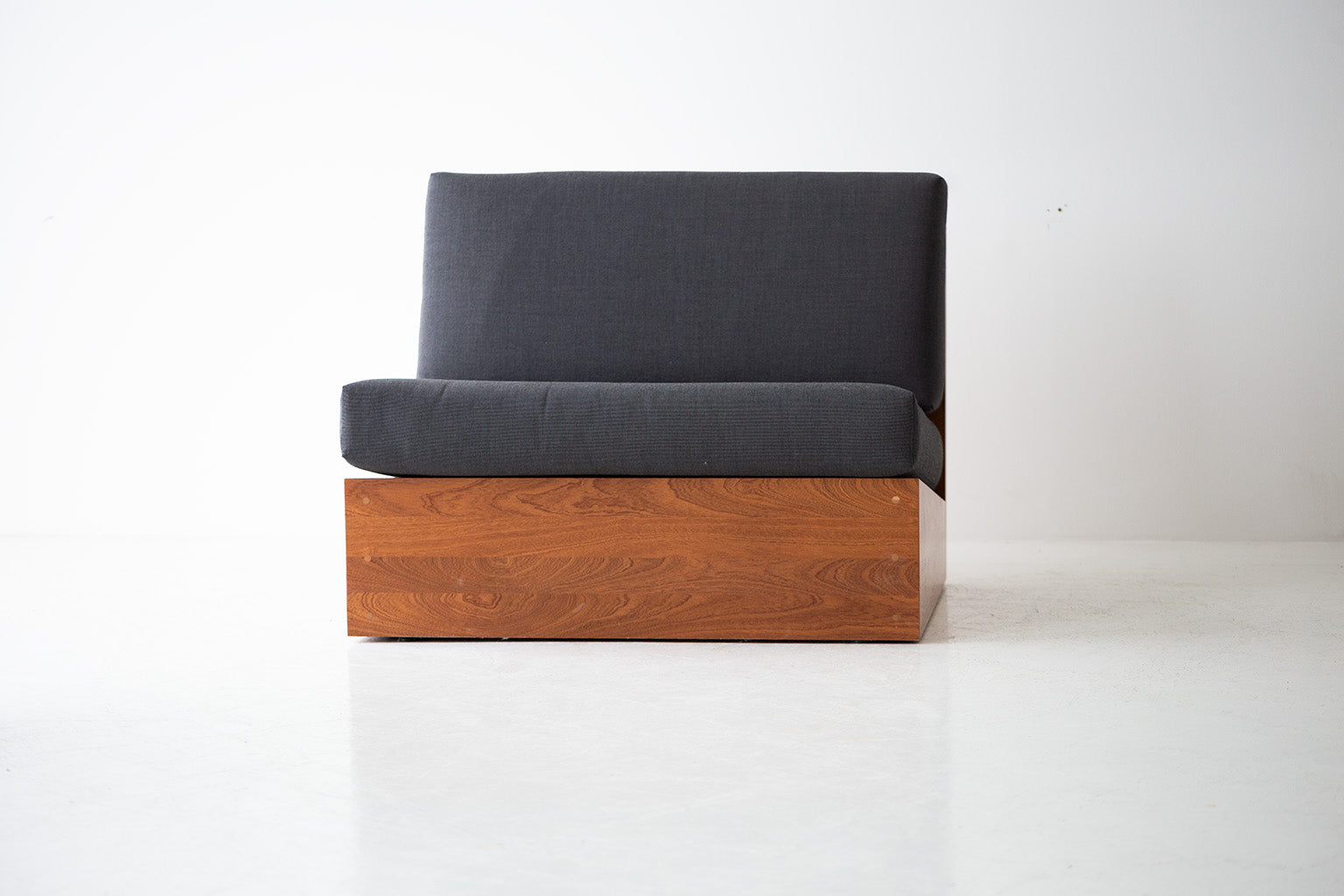 Modern-Patio-Furniture-Bali-Collection-04