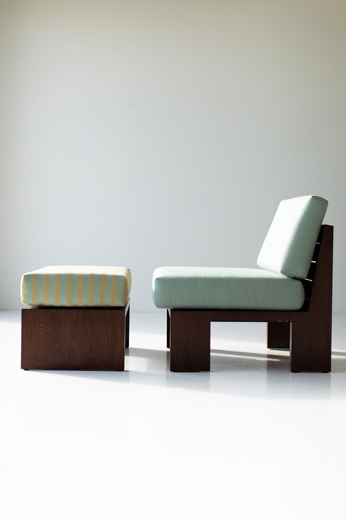 Modern-Patio-Furniture-Chile-Ottoman-03