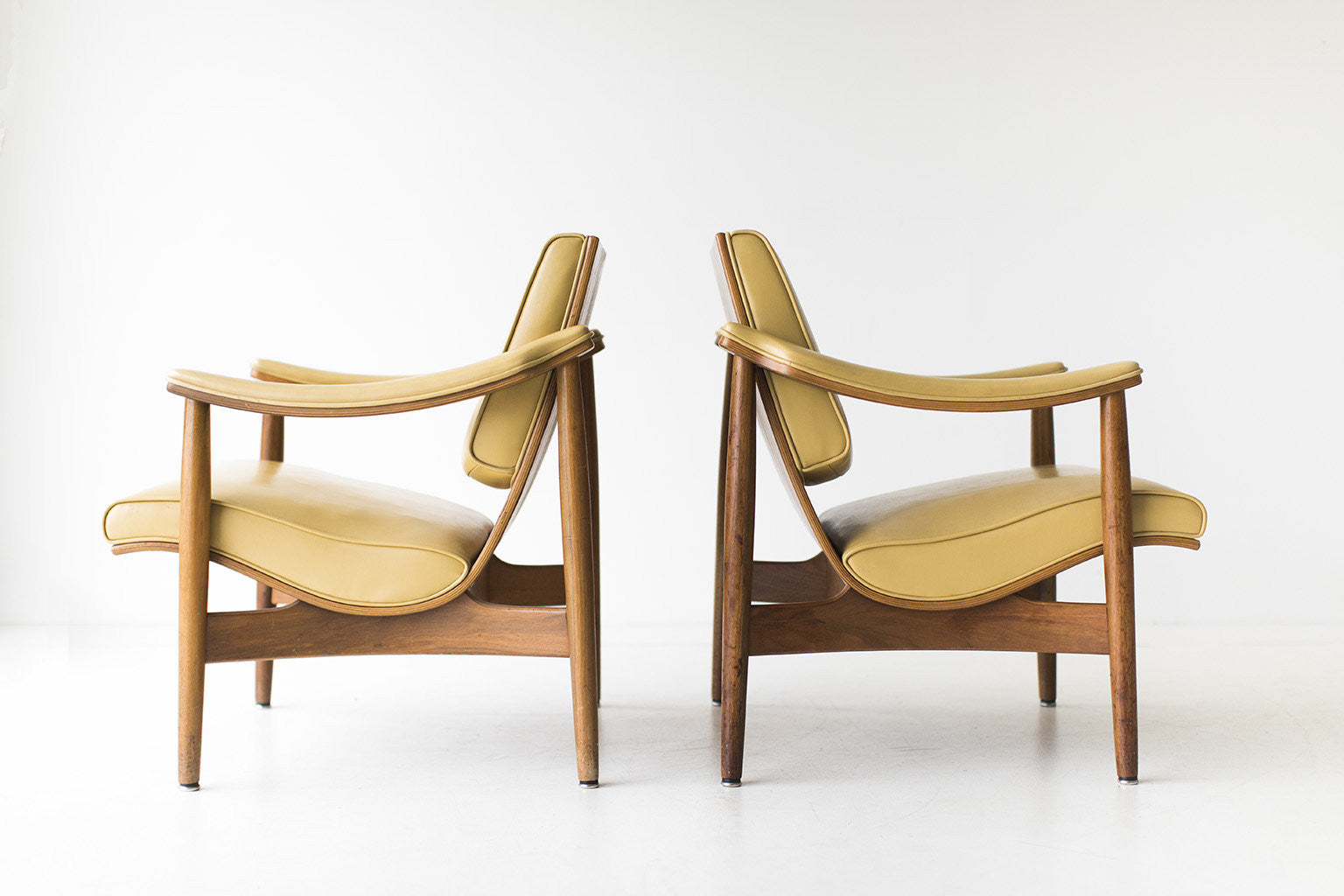 Modern Thonet Lounge Chairs - 03131702