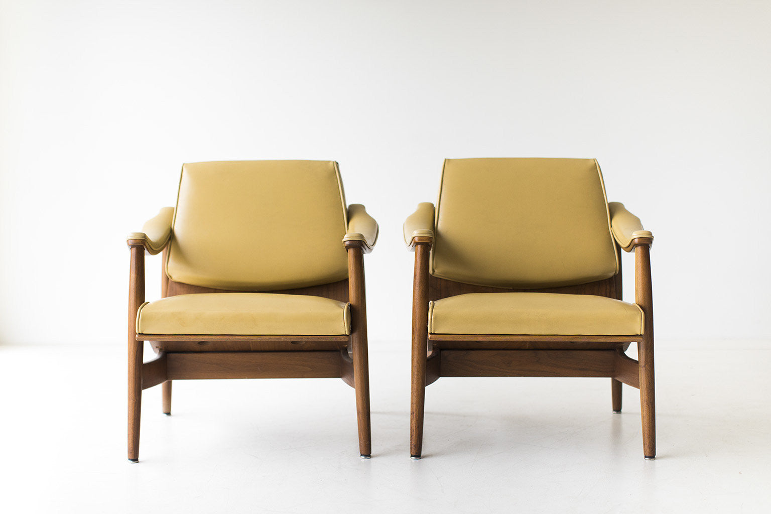 Modern Thonet Lounge Chairs - 03131702