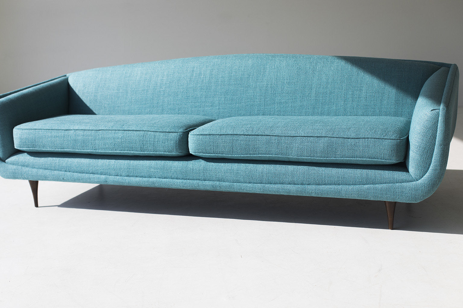 Selig Sofa Designer Attributed to William Hinn - 02061702