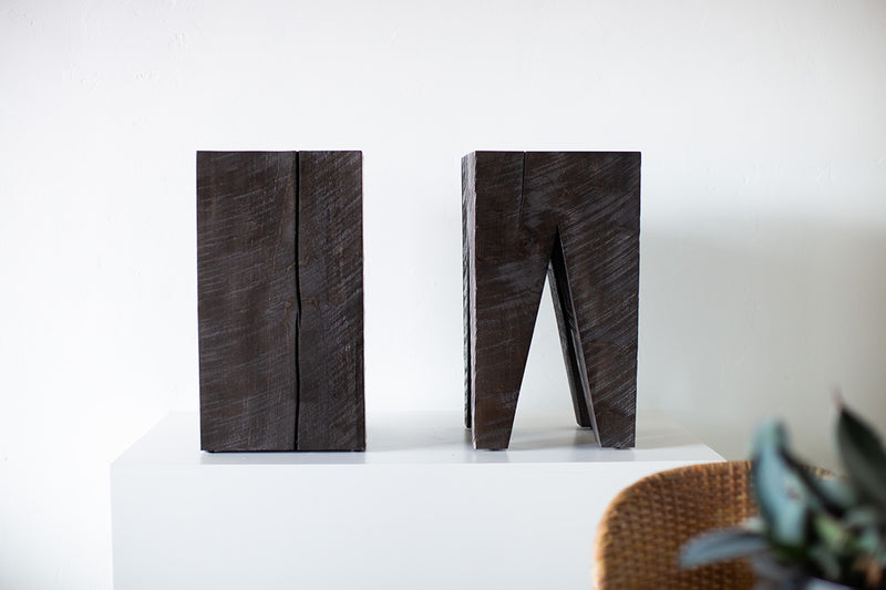 Detail of the natural wood grain and cracking