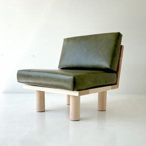 Turned-Leg-Suelo-Side-Chair-Leather-Maple-07