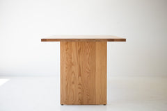 Detail of the solid white oak wood grain